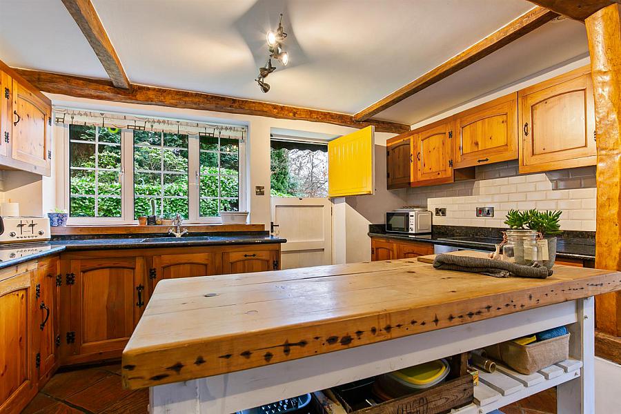 Greenfield Lodge, 10 Greenfield Road