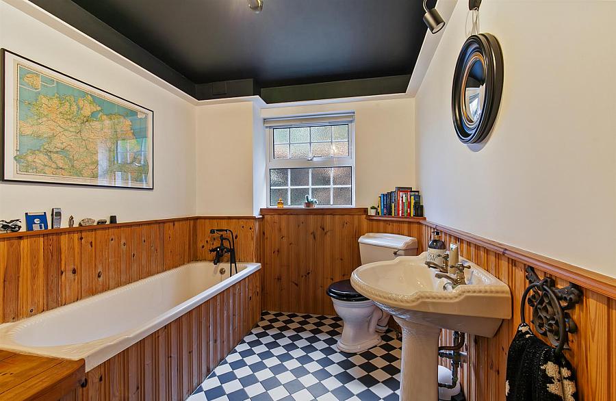 Greenfield Lodge, 10 Greenfield Road