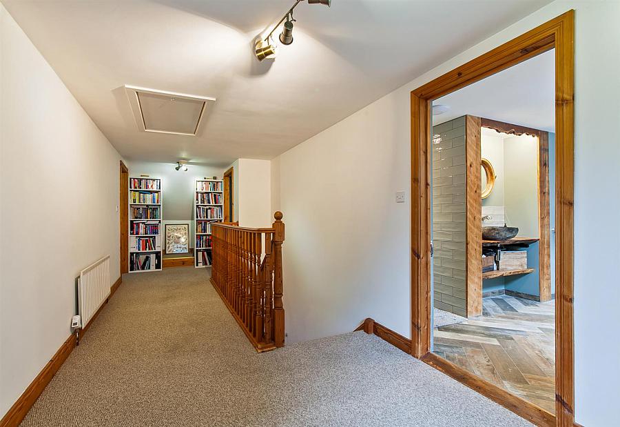 Greenfield Lodge, 10 Greenfield Road