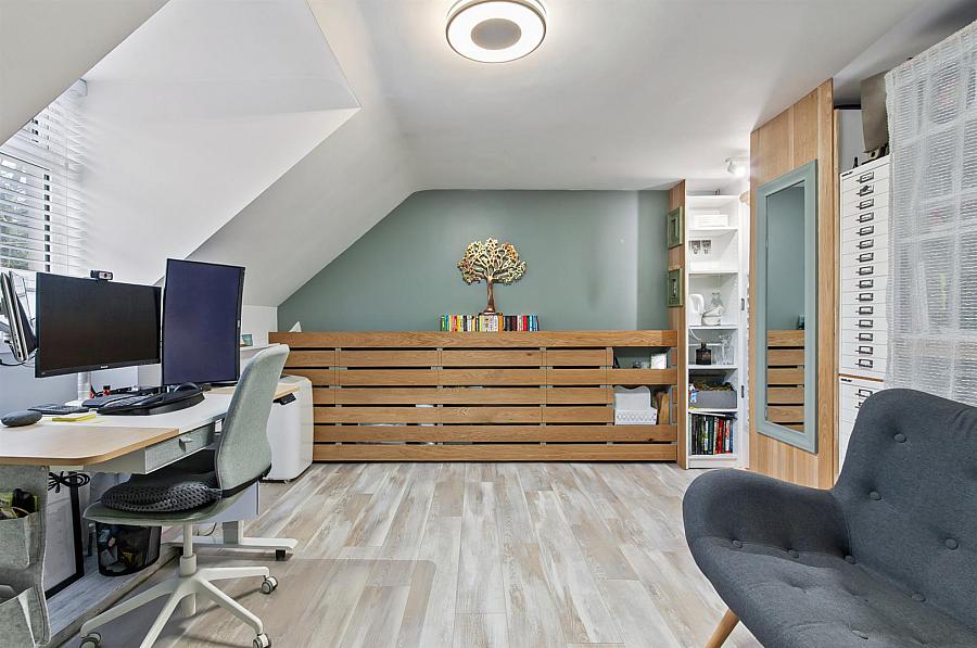 Greenfield Lodge, 10 Greenfield Road