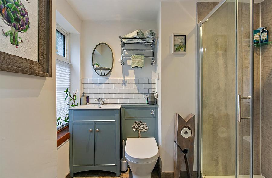 Greenfield Lodge, 10 Greenfield Road