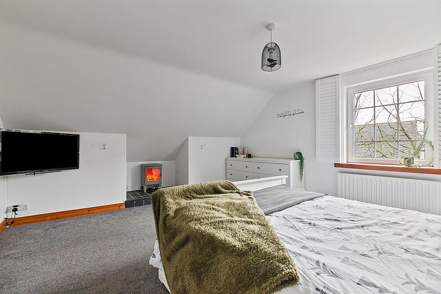 Greenfield Lodge, 10 Greenfield Road