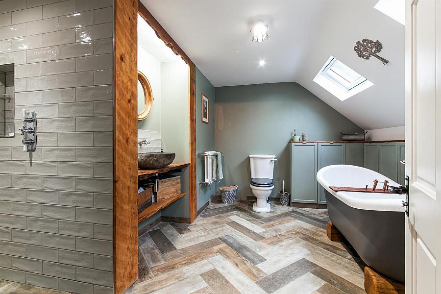 Greenfield Lodge, 10 Greenfield Road