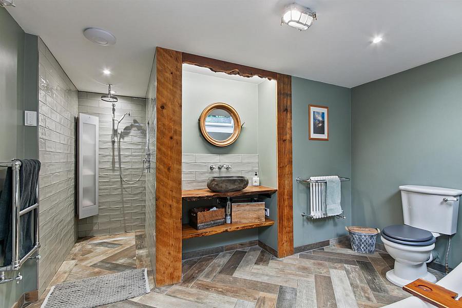 Greenfield Lodge, 10 Greenfield Road