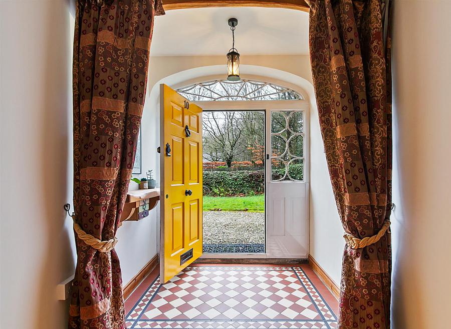 Greenfield Lodge, 10 Greenfield Road