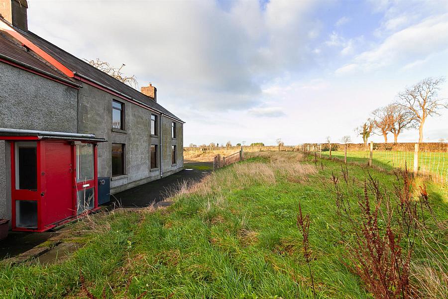 11 Ballynadrentagh Road