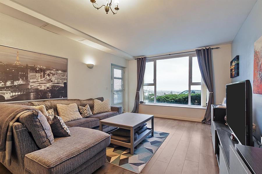 Apartment 93, 8 Northview