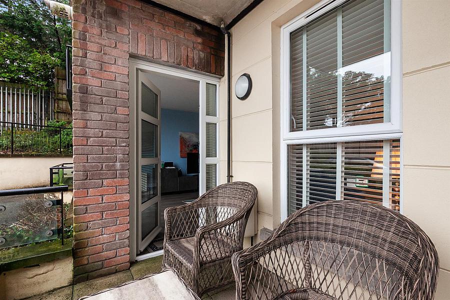 Apartment 93, 8 Northview