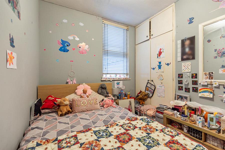 14 Castlereagh Place