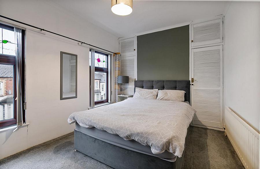 86 Mountcollyer Avenue