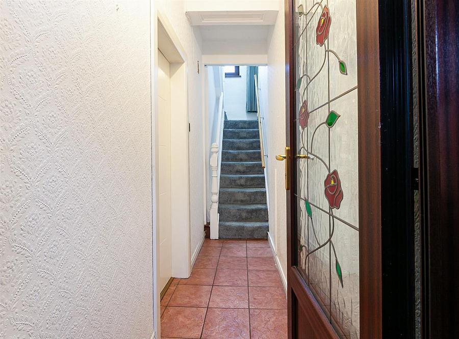 86 Mountcollyer Avenue