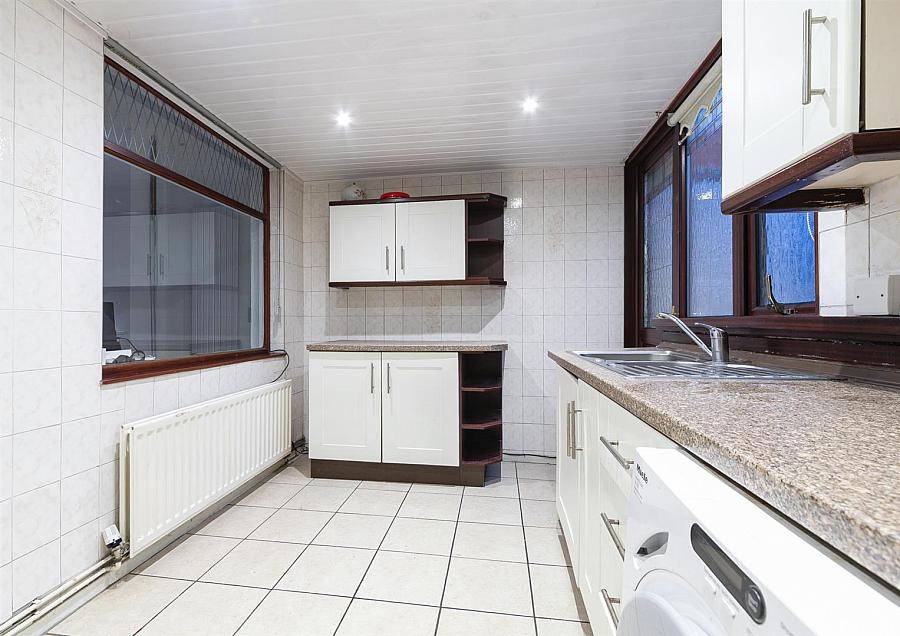 86 Mountcollyer Avenue