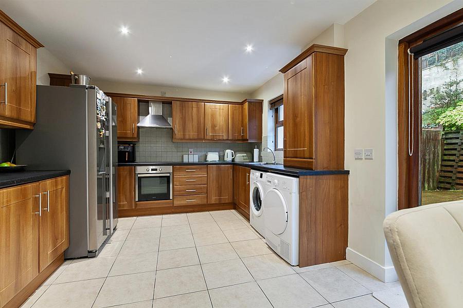 10 Collinbridge Manor