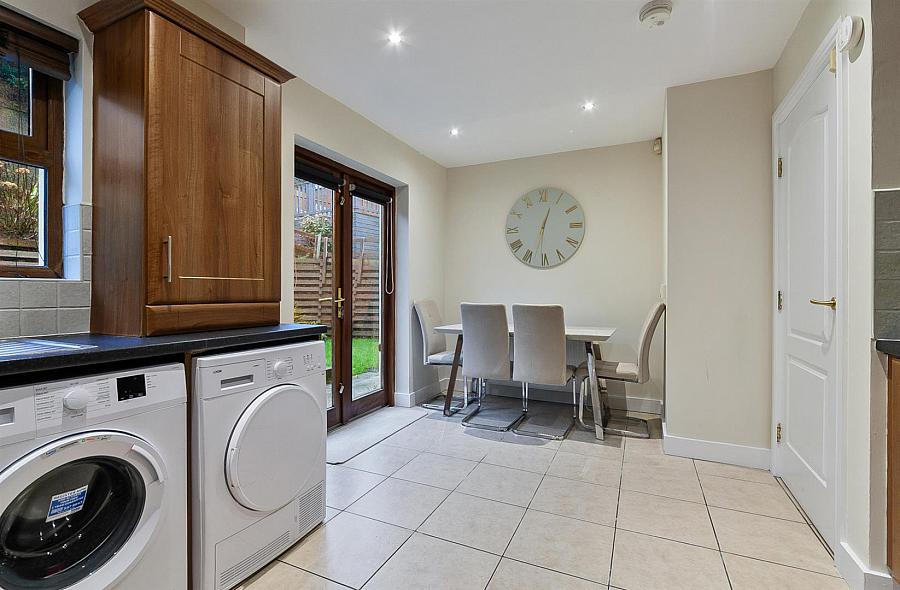 10 Collinbridge Manor