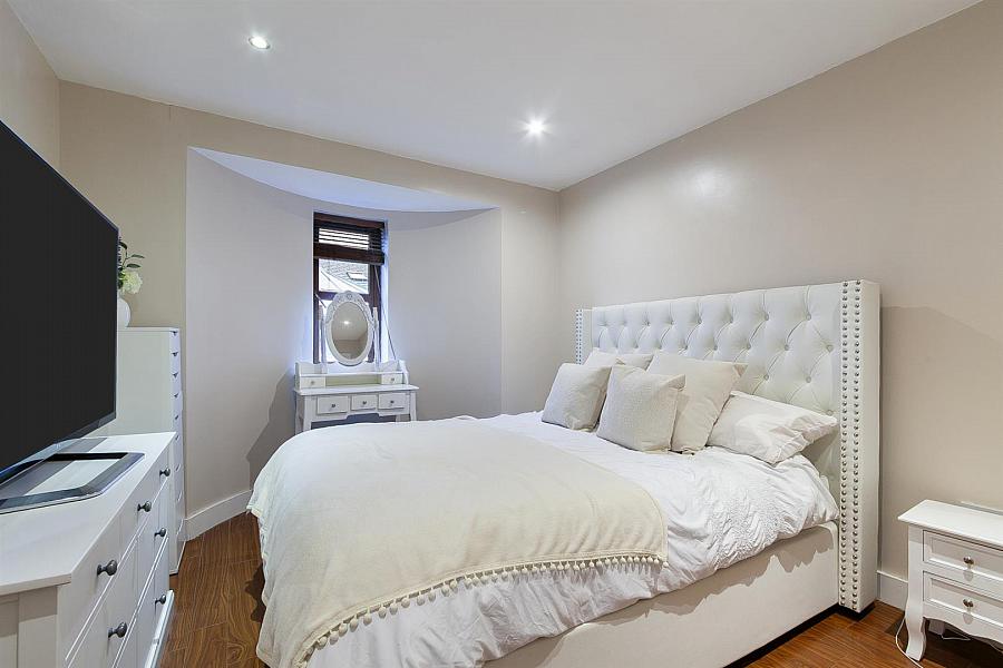 10 Collinbridge Manor