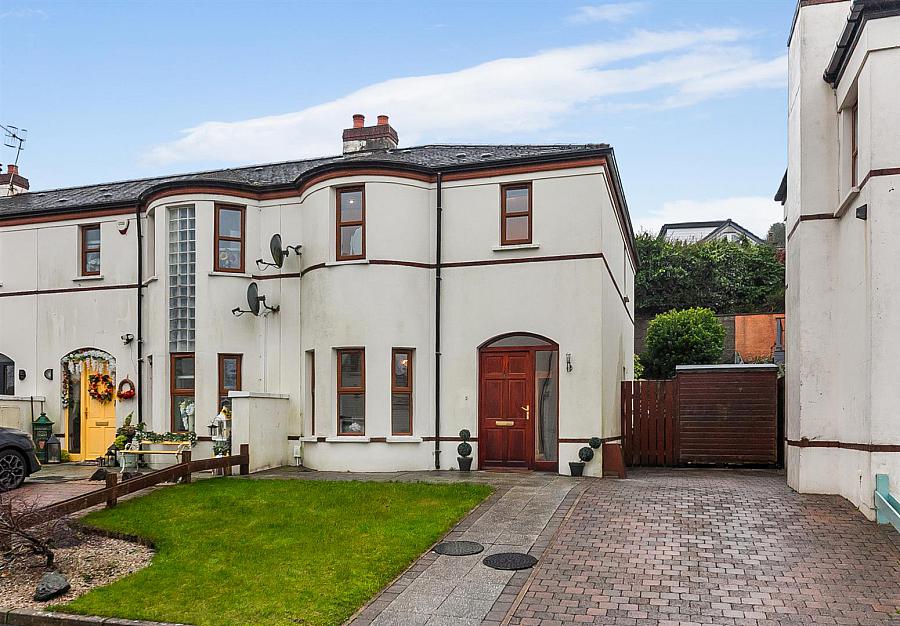 10 Collinbridge Manor