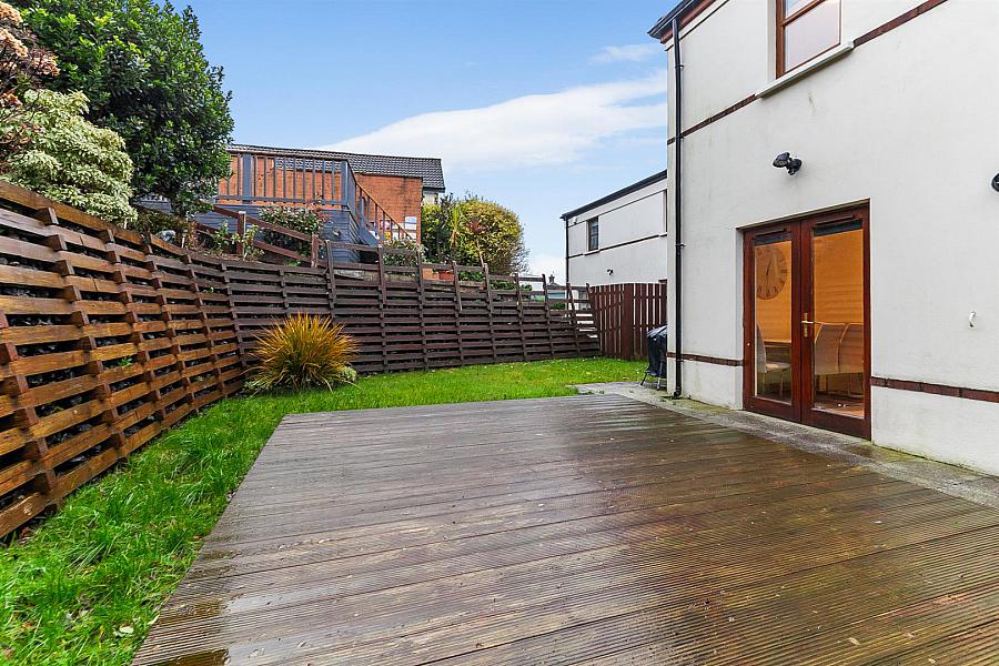 10 Collinbridge Manor