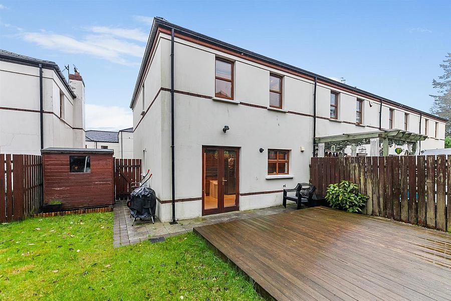 10 Collinbridge Manor