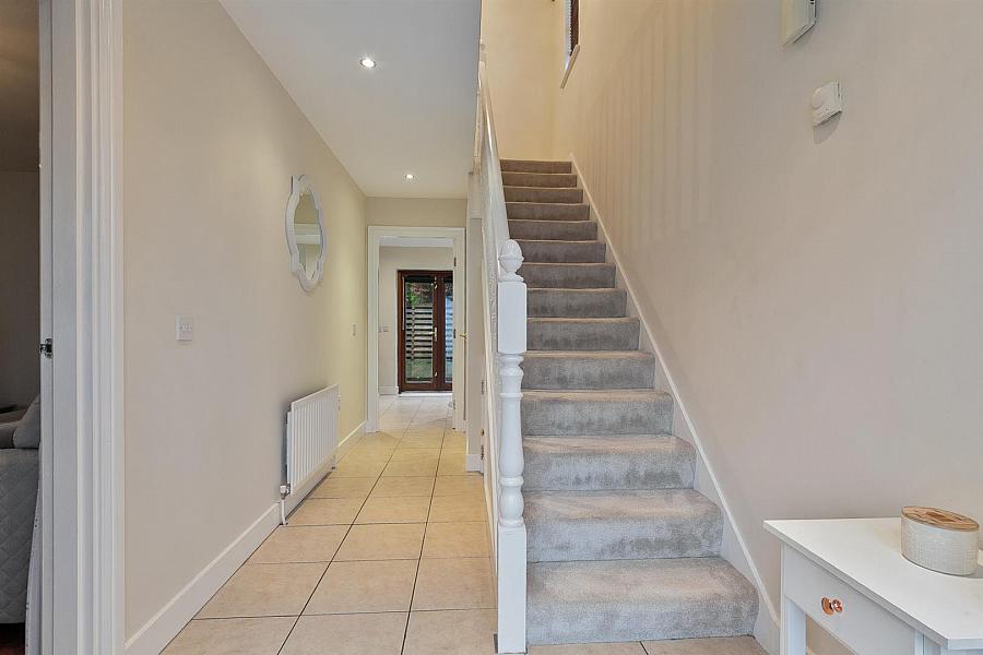 10 Collinbridge Manor