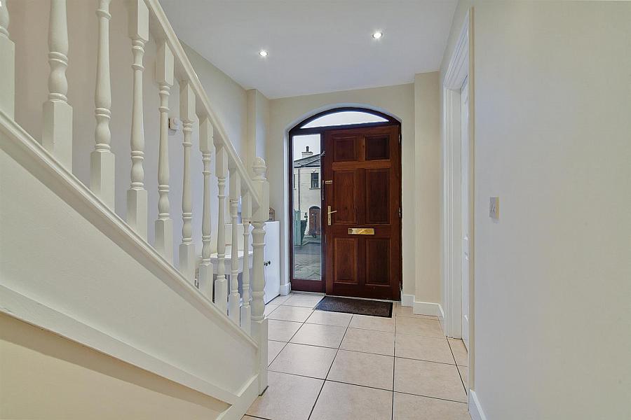 10 Collinbridge Manor