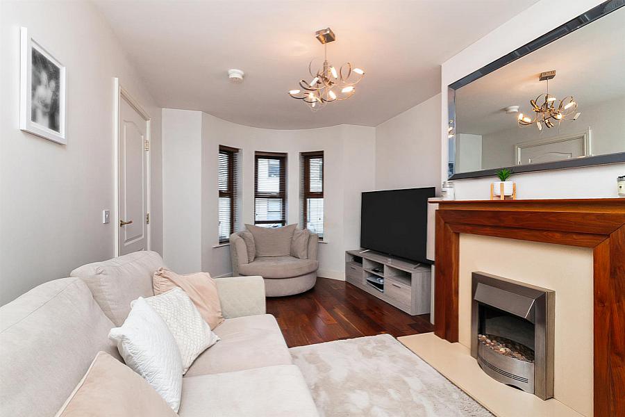 10 Collinbridge Manor