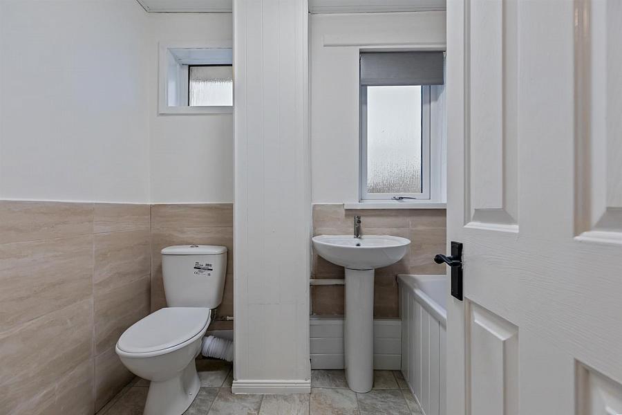 158 Bloomfield Road South