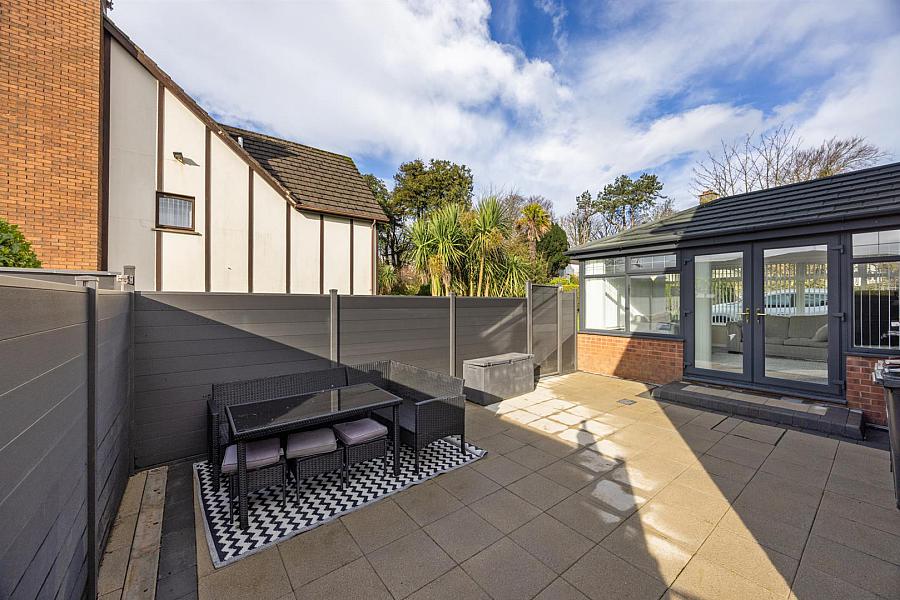 30A Glebe Road West