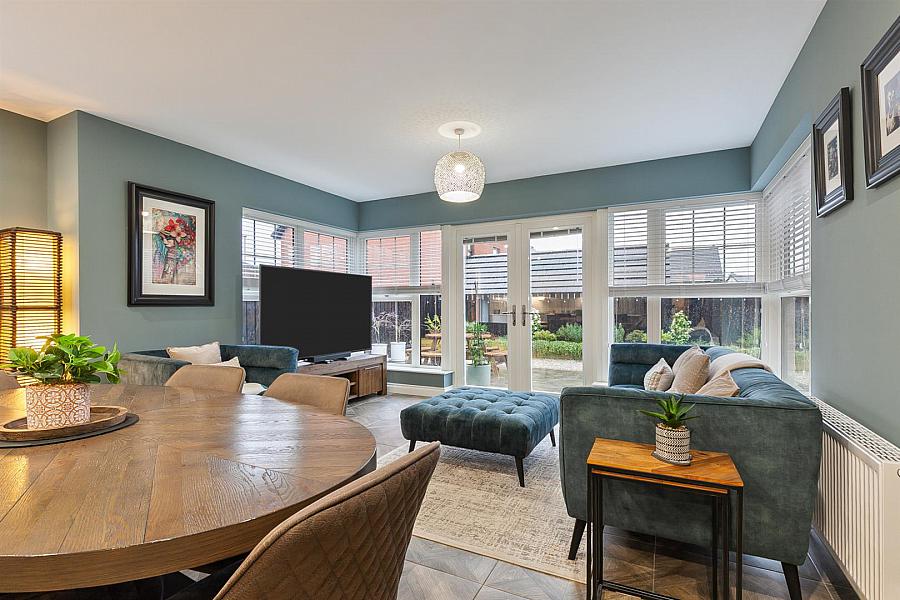 4 Oakfield Park Place