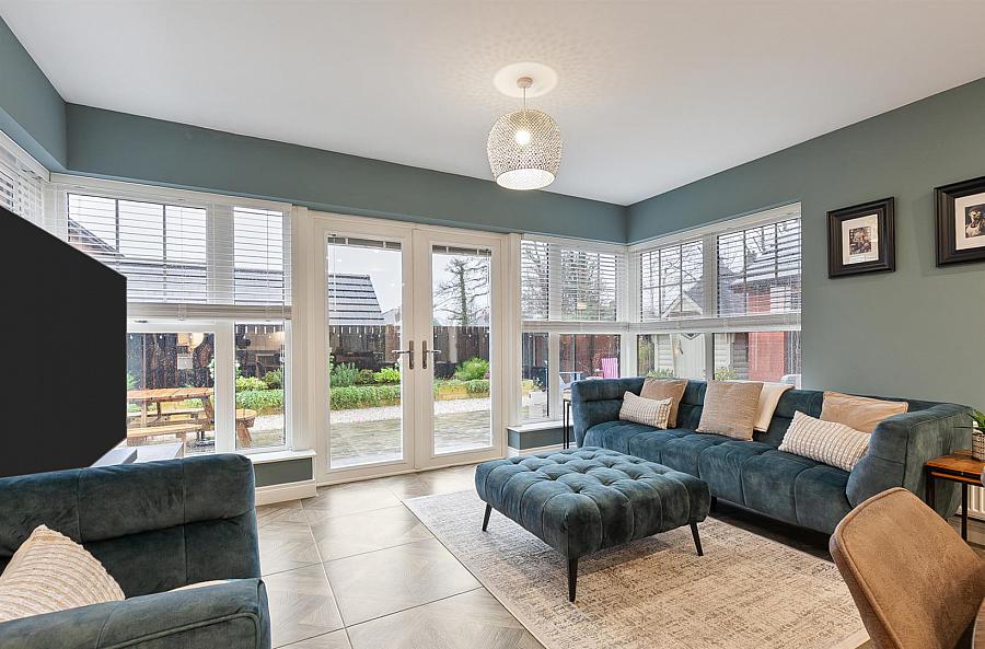 4 Oakfield Park Place