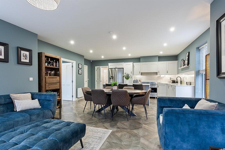 4 Oakfield Park Place