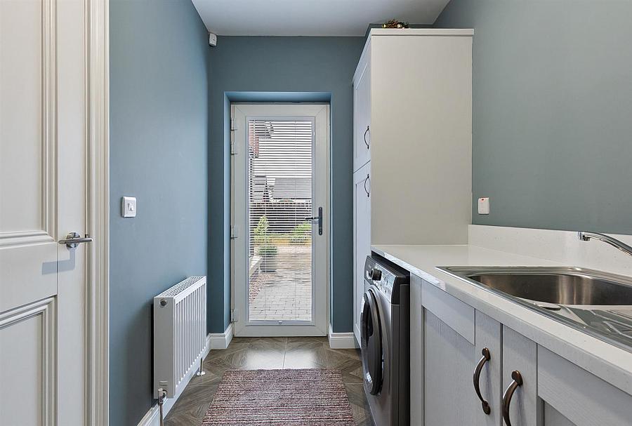 4 Oakfield Park Place