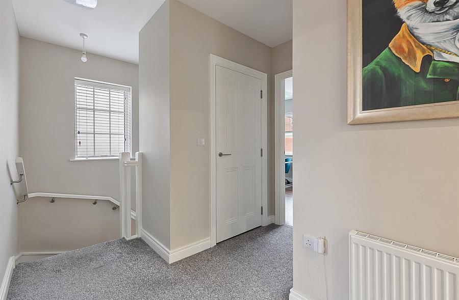 4 Oakfield Park Place