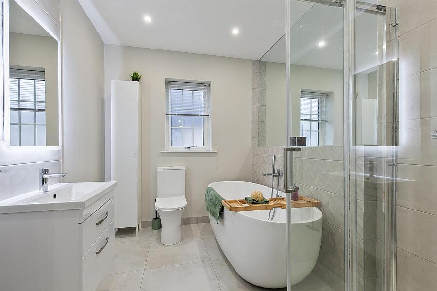 4 Oakfield Park Place