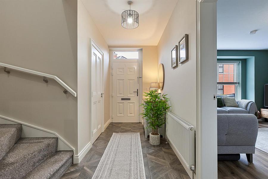 4 Oakfield Park Place