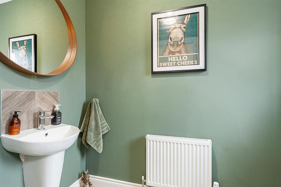 4 Oakfield Park Place