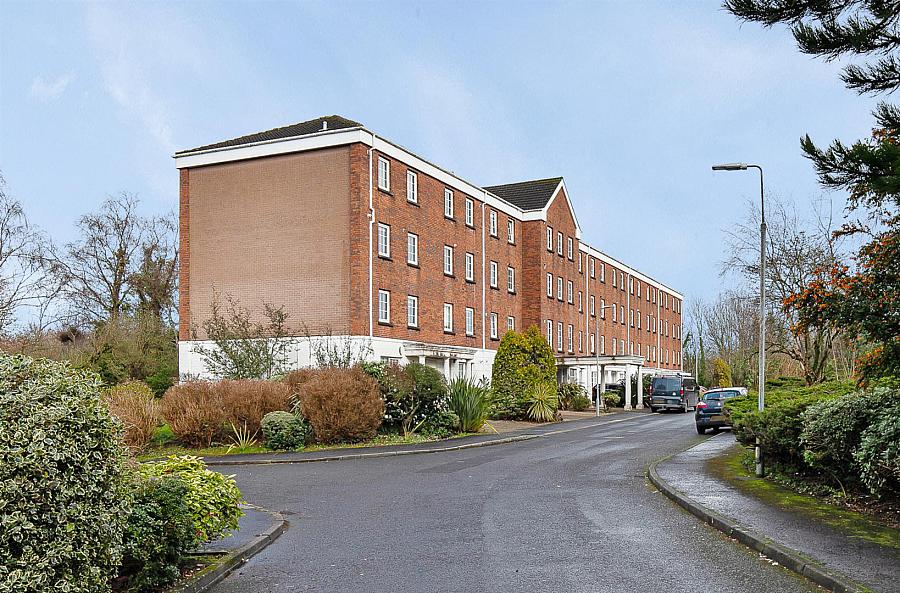 18 Fortwilliam Grange