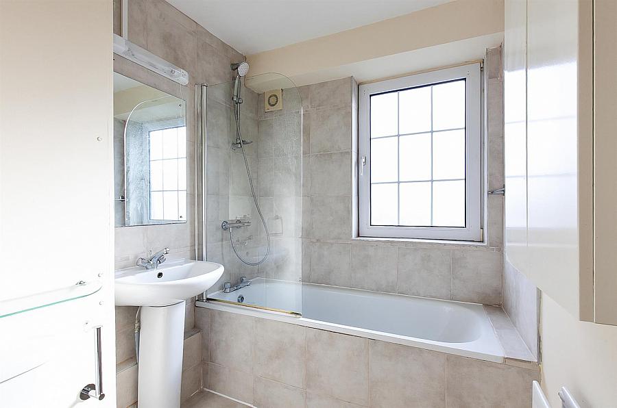 18 Fortwilliam Grange