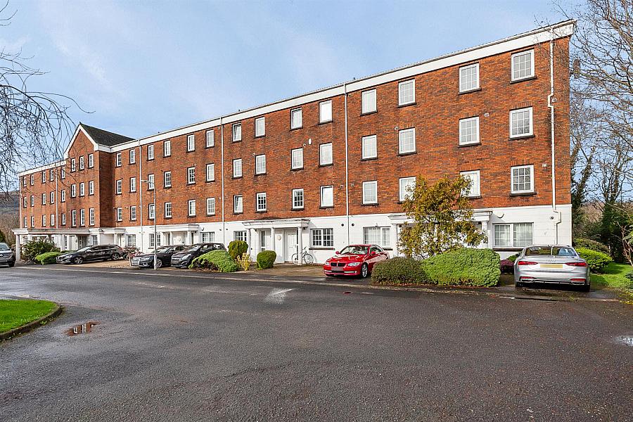 18 Fortwilliam Grange