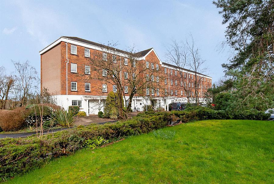 18 Fortwilliam Grange