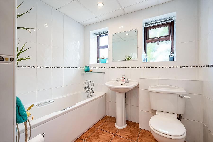 Hillcrest View, 69 Cairn Road