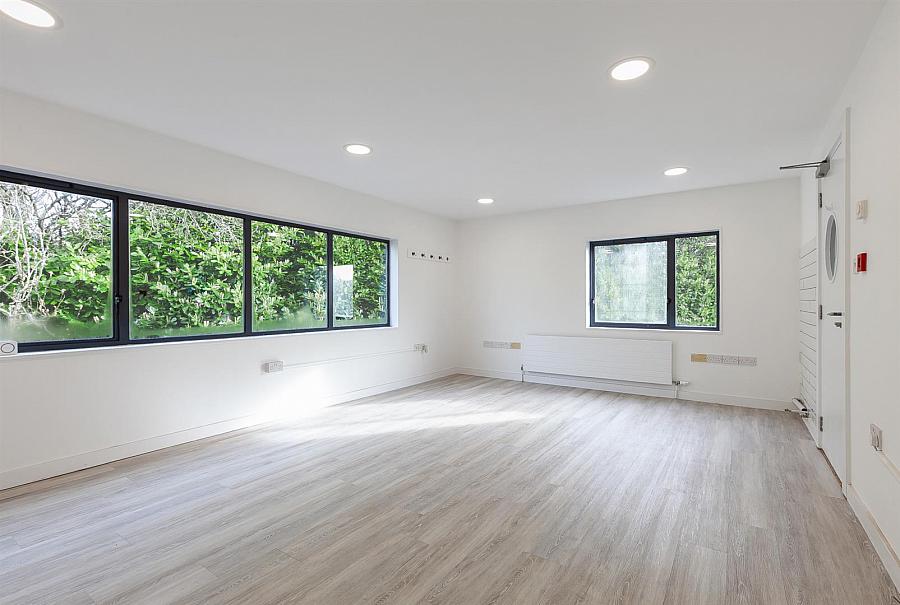 First Floor Commercial Unit At 29 Ballyclare Road