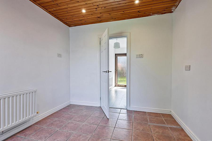 48 Coronation Crescent