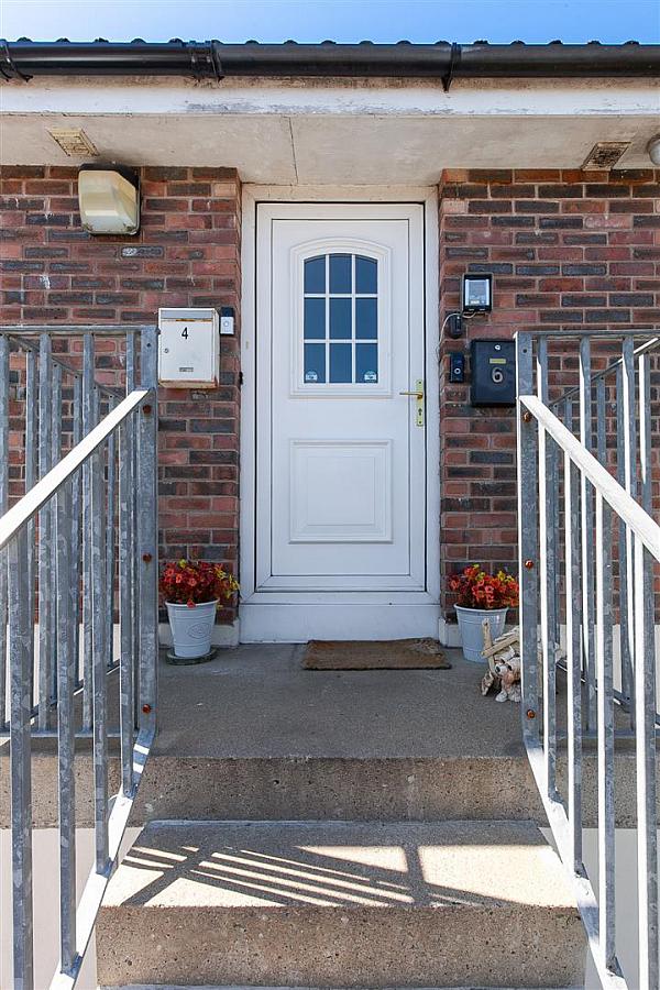 6 Abbey Mews