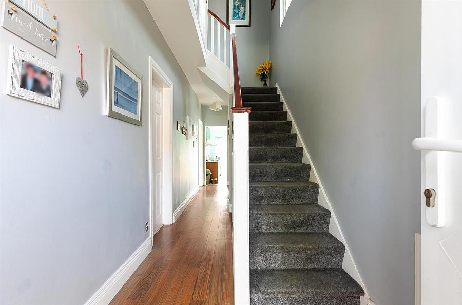 5 Hillview Drive