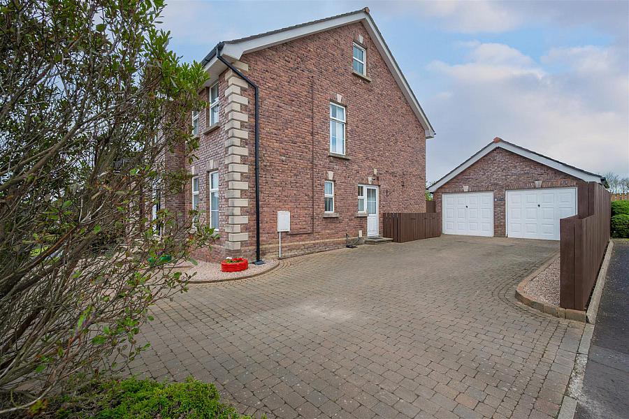 24 Russell Court