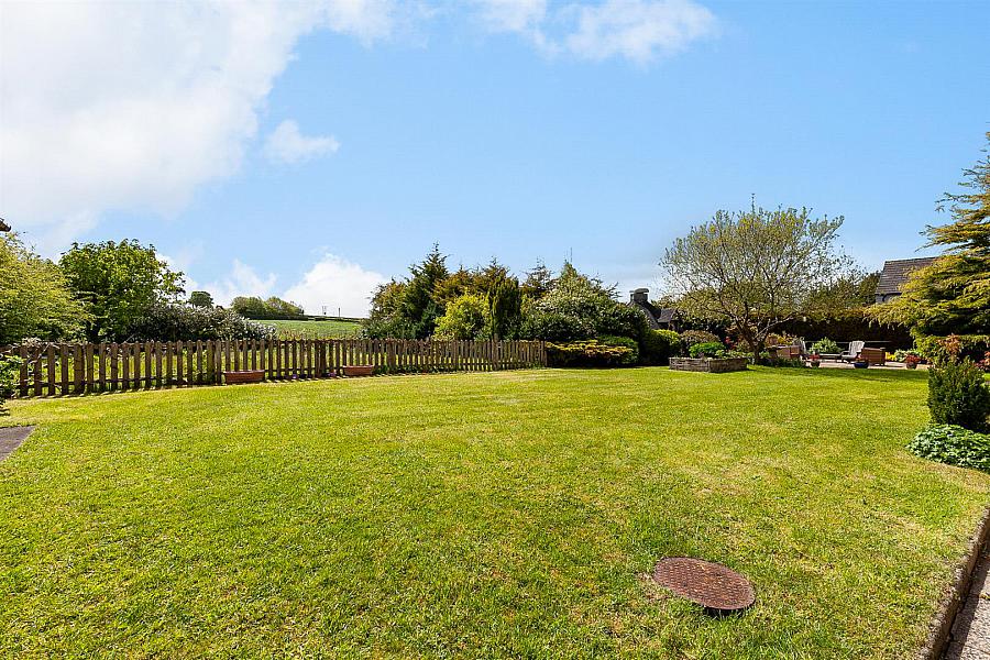 15 Legaloy Road