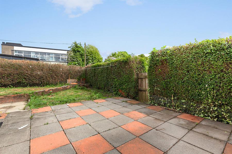 84 Queens Avenue
