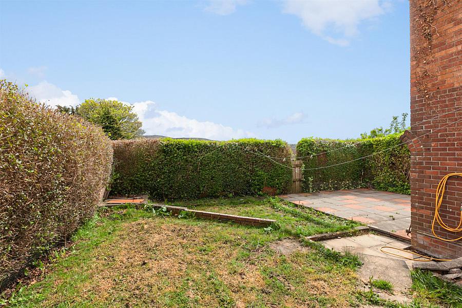 84 Queens Avenue