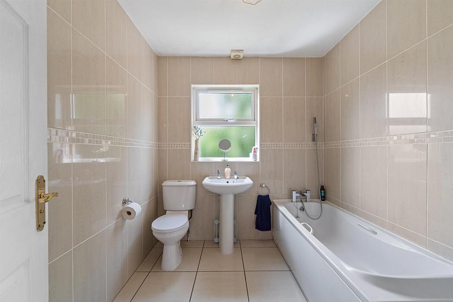 28 Wolfhill Manor