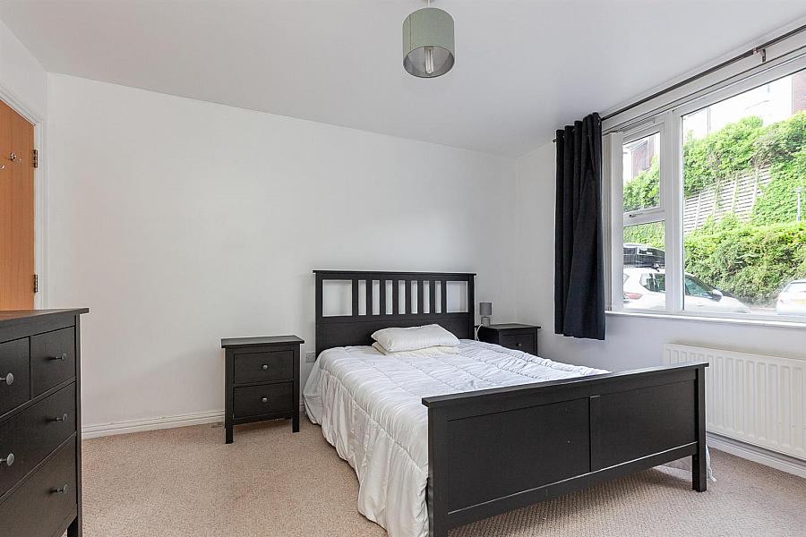 Apartment 37, 4 Northview
